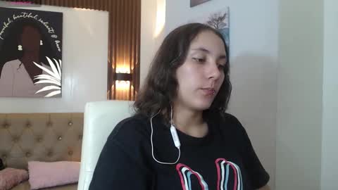 Snapshot of xlunna chatting on 17, 9, 2025 lunna online show from 17, 9, 2025