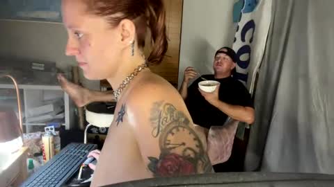 Snapshot of xmalxpalx5555 chatting on 8, 10, 2025 xmalxpalx5555 online show from 8, 10, 2025