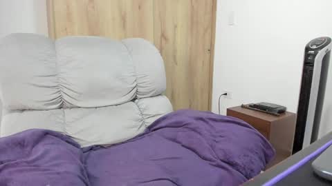 Hellen Sofia instagram hellen5546 online show from 4, 4, 2026