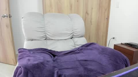 Hellen Sofia instagram hellen5546 online show from 5, 4, 2026