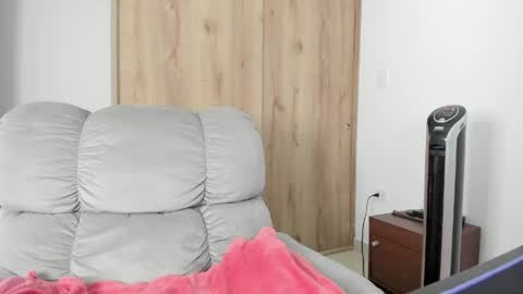 Hellen Sofia instagram hellen5546 online show from 16, 4, 2026