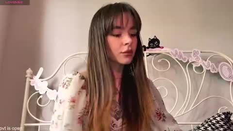 Lily online show from 10, 7, 2026