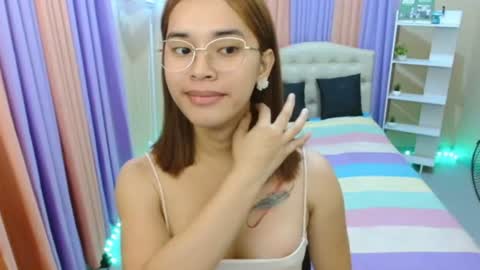 CHLOES ROOM online show from 23, 3, 2026