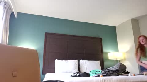 Snapshot of xxmariebliss chatting on 14, 9, 2025 xxmariebliss online show from 14, 9, 2025