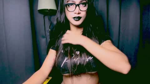 Snapshot of xxsexyandhotxx chatting on 3, 12, 2024 Lara online show from 3, 12, 2024