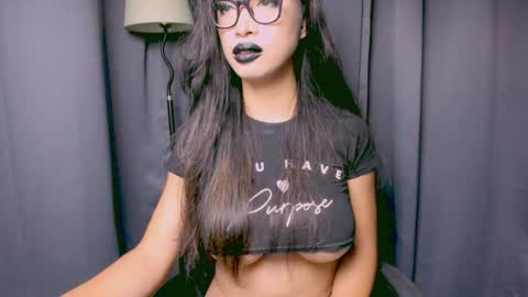 Snapshot of xxsexyandhotxx chatting on 4, 12, 2024 Lara online show from 4, 12, 2024