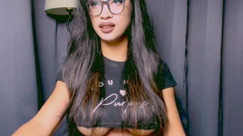 Snapshot of xxsexyandhotxx chatting on 6, 12, 2024 Lara online show from 6, 12, 2024