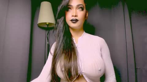 Snapshot of xxsexyandhotxx chatting on 23, 1, 2025 Lara online show from 23, 1, 2025