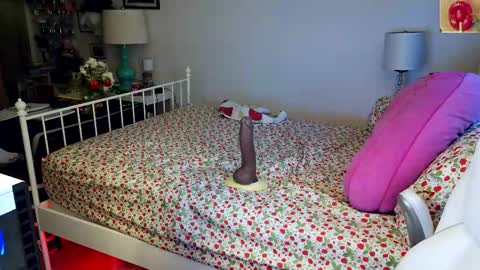 Snapshot of xxstrawberryjanexx chatting on 12, 5, 2026 Strawberry Jane online show from 12, 5, 2026