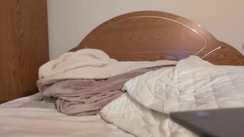 Snapshot of xxxfredmtlxxx chatting on 5, 1, 2025 xxfredmtl18xx online show from 5, 1, 2025