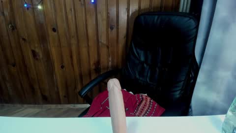 Lana online show from 4, 2, 2025
