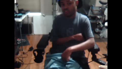 Snapshot of xxxonwheelz chatting on 2, 10, 2025 xxxonwheelz online show from 2, 10, 2025