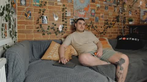 Snapshot of yami_yami_yami chatting on 15, 12, 2024 Mia and Andry  online show from 15, 12, 2024