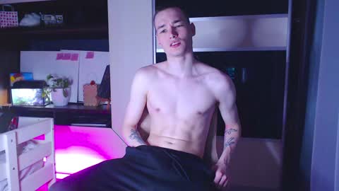 Snapshot of yan_rizen chatting on 15, 12, 2024 Yan online show from 15, 12, 2024