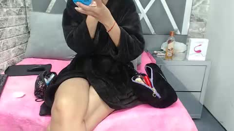 yanetrose online show from 10, 11, 2025