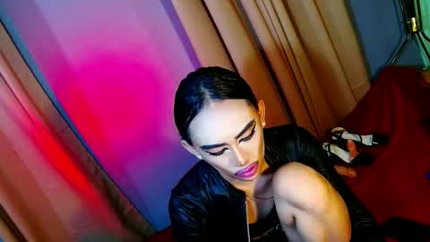 miss yasii online show from 7, 1, 2025
