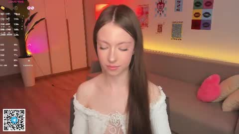 Snapshot of yasmin_kass chatting on 28, 6, 2026 Yasmin online show from 28, 6, 2026