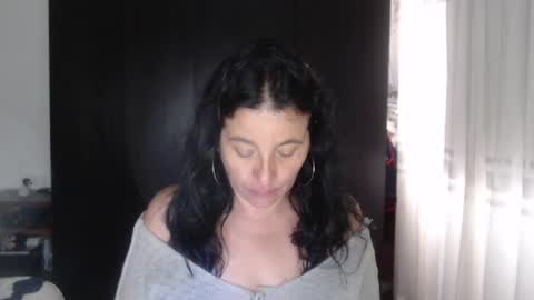 yasmin_love85 online show from 17, 12, 2024