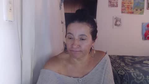 yasmin_love85 online show from 24, 1, 2025