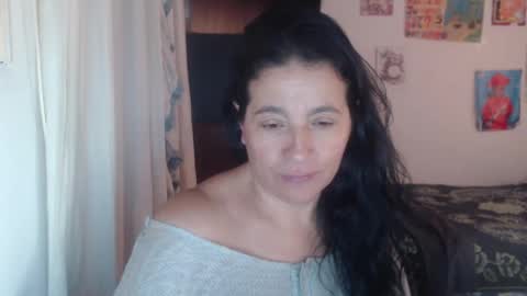 yasmin_love85 online show from 27, 1, 2025