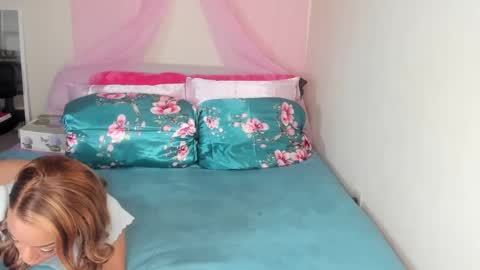 Yasmina online show from 30, 12, 2024