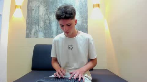 Snapshot of yatson_cody chatting on 25, 3, 2026 Yatson online show from 25, 3, 2026