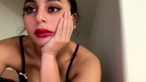 Snapshot of yazzydeleon chatting on 13, 11, 2025 yazzydeleon online show from 13, 11, 2025