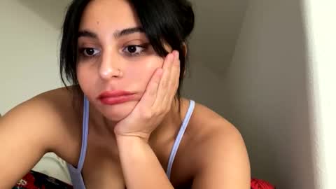 Snapshot of yazzydeleon chatting on 14, 11, 2025 yazzydeleon online show from 14, 11, 2025