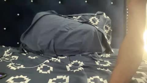 Snapshot of yeahitsrell2 chatting on 7, 4, 2026 Yeahitsrell online show from 7, 4, 2026