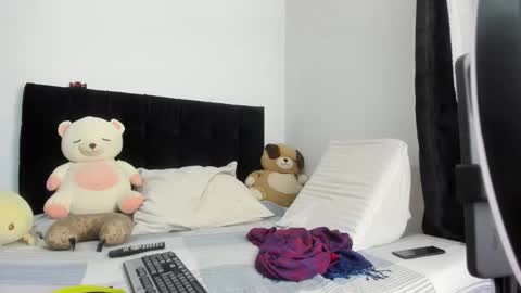 Snapshot of yinyyanghot chatting on 9, 10, 2025 yinyyanghot online show from 9, 10, 2025