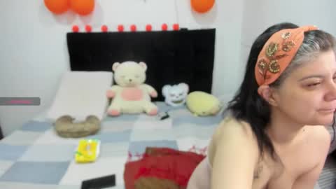 Snapshot of yinyyanghot chatting on 30, 10, 2025 yinyyanghot online show from 30, 10, 2025