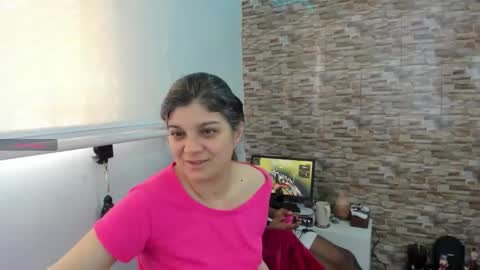 Snapshot of yinyyanghot chatting on 4, 12, 2025 yinyyanghot online show from 4, 12, 2025