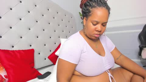 roxie reyes  online show from 15, 12, 2024