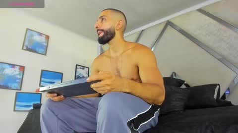 Yiyo online show from 31, 1, 2025