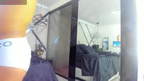 Yiyo online show from 5, 2, 2025