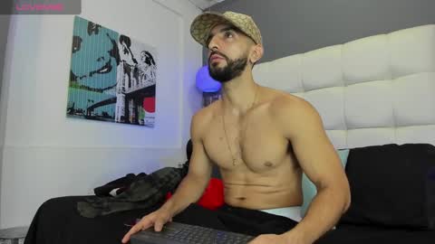 Yiyo online show from 23, 2, 2025