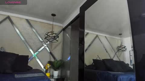 Yiyo online show from 17, 4, 2026