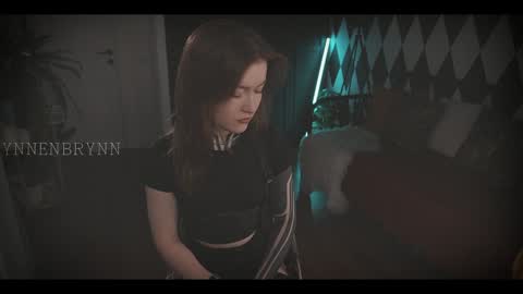 Snapshot of ynnenbrynn chatting on 4, 12, 2024 ynnenbrynn online show from 4, 12, 2024