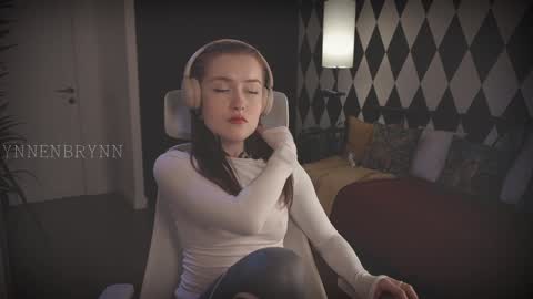 Snapshot of ynnenbrynn chatting on 7, 1, 2025 ynnenbrynn online show from 7, 1, 2025