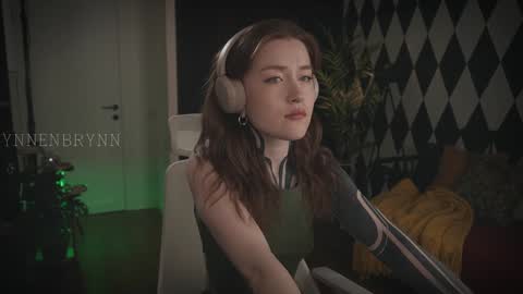 Snapshot of ynnenbrynn chatting on 22, 1, 2025 ynnenbrynn online show from 22, 1, 2025