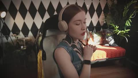 Snapshot of ynnenbrynn chatting on 12, 3, 2025 ynnenbrynn online show from 12, 3, 2025