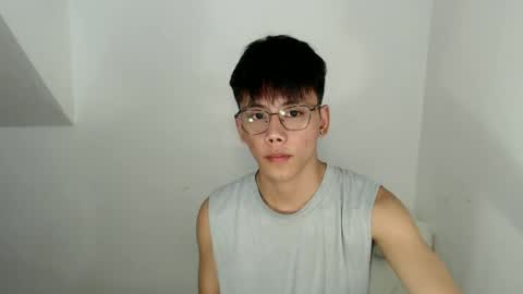 Snapshot of ynotyu chatting on 15, 6, 2026 ynotyu online show from 15, 6, 2026
