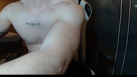 Snapshot of yo__an chatting on 7, 1, 2025 Yo an online show from 7, 1, 2025