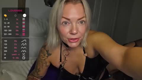 Snapshot of yogimilflover chatting on 20, 10, 2025 Yogiblondebangme online show from 20, 10, 2025