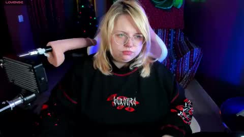 Snapshot of yoki_shizuko chatting on 22, 12, 2025 Yoki online show from 22, 12, 2025