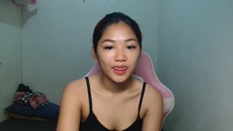 Snapshot of yosufloversweet chatting on 18, 5, 2026 fin online show from 18, 5, 2026