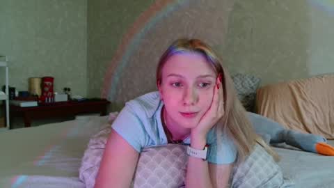 Snapshot of you_cant_forget chatting on 10, 9, 2025 you_cant_forget online show from 10, 9, 2025