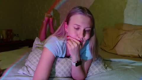Snapshot of you_cant_forget chatting on 22, 9, 2025 you_cant_forget online show from 22, 9, 2025