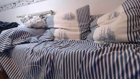 youandme1999 online show from 7, 11, 2025