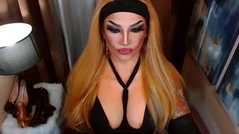 Snapshot of your1truequeen chatting on 4, 2, 2026 QUEEN MADISON online show from 4, 2, 2026